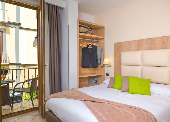 Hotel Sorrento City 3* Sorrent