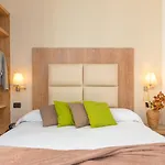 Готель Hotel Sorrento City