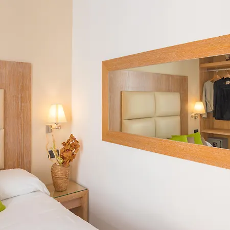 Hotel Sorrento City מלון 3*