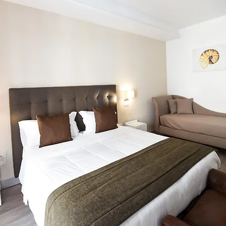 מלון Hotel Sorrento City סורנטו