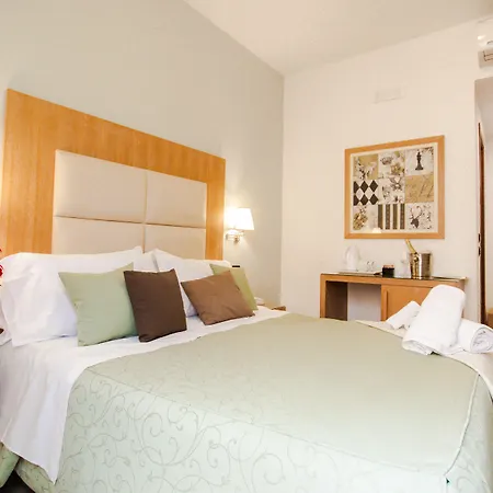 מלון Hotel Sorrento City