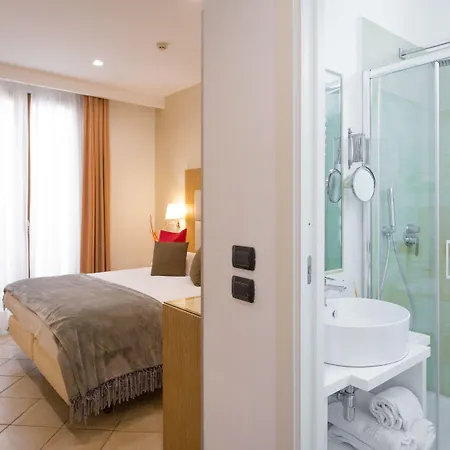 Hotel Sorrento City מלון