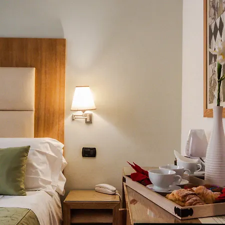 מלון Hotel Sorrento City סורנטו