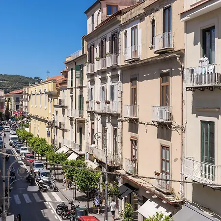 מלון Hotel Sorrento City 3*