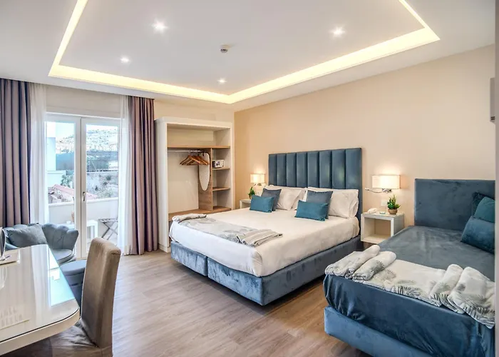 Отель Hotel Sorrento City