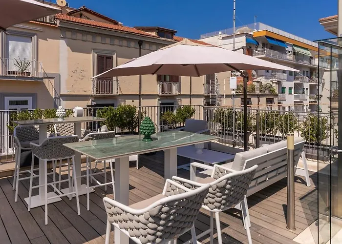 Hotel Sorrento City Готель Сорренто