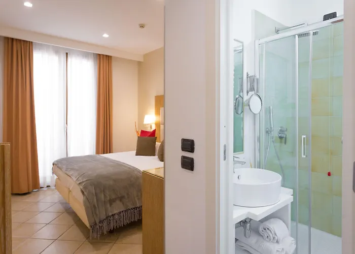 Hotel Sorrento City Отель