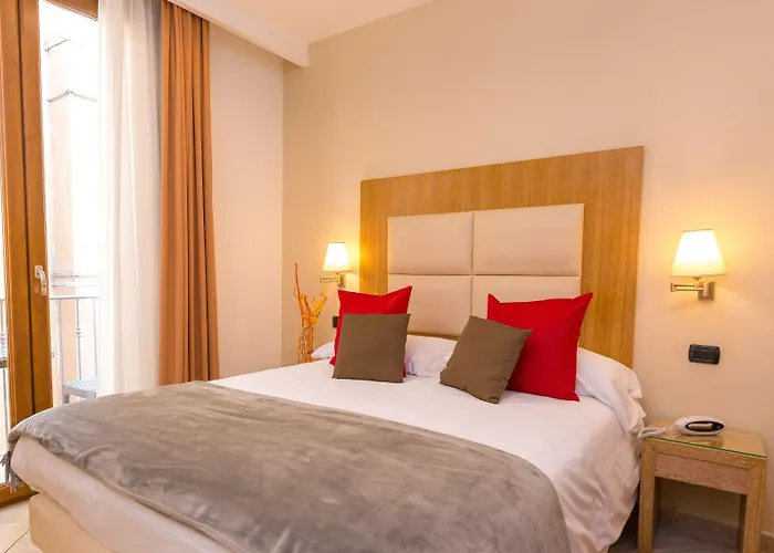 Отель Hotel Sorrento City